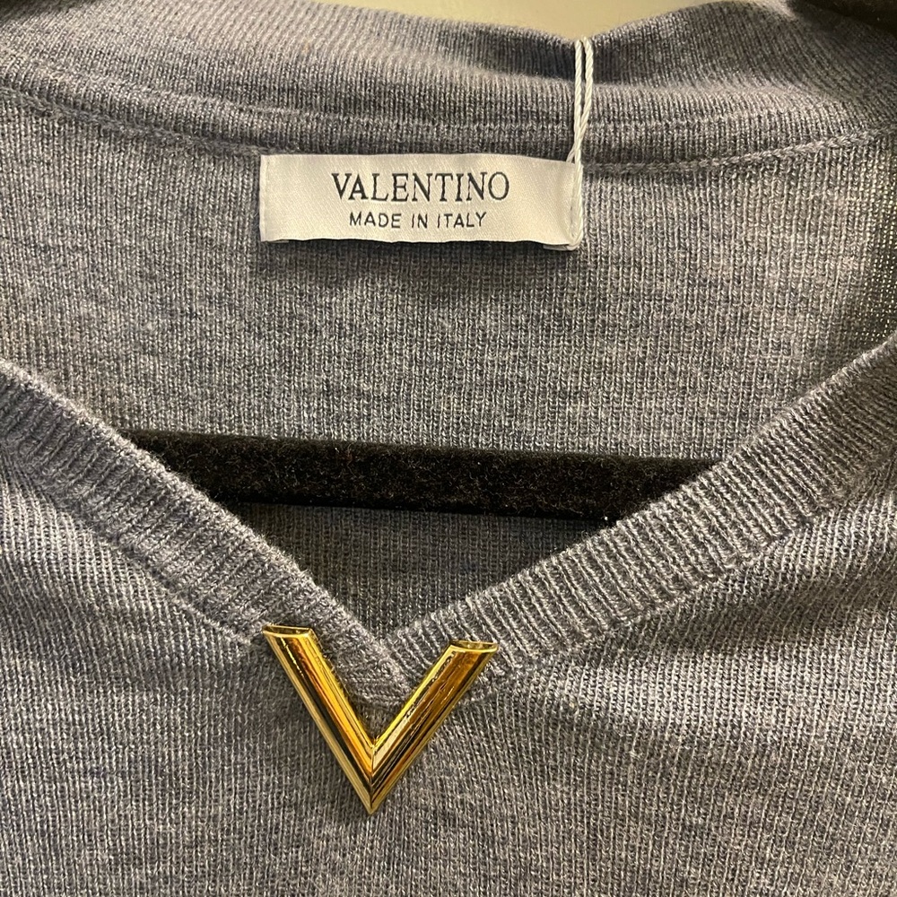 Shirt size small - Picture 2 of 3